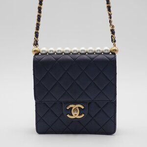 Pre-owned CHANEL Quilted Lambskin Chic Pearls Mini Flap Bag
